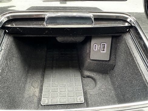 Certified 2022 Lincoln Nautilus Reserve image 25