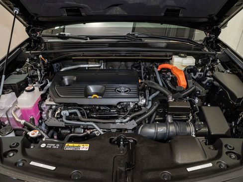 Used 2025 Toyota Crown Signia w/ Advanced Technology Package image 22