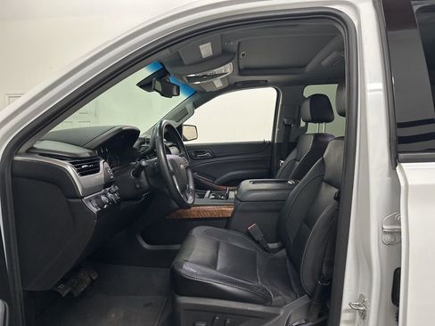 Used 2019 Chevrolet Suburban Premier image 31