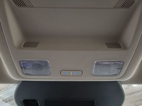 Used 2020 Ford Escape Titanium FWD image 21