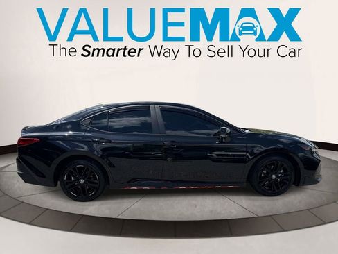 Used 2025 Toyota Camry SE FWD image 2