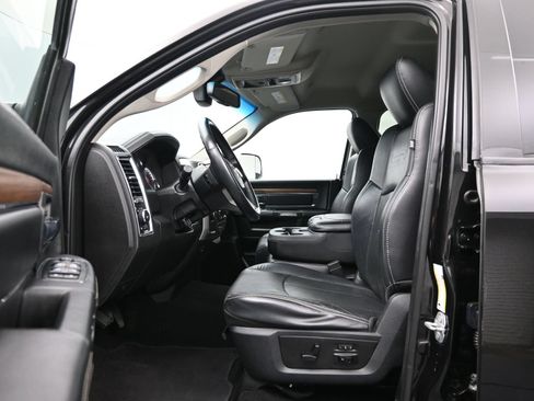 Used 2018 RAM 2500 Laramie w/ Off Road Package AWD/4WD image 9