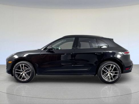 Certified 2026 Porsche Macan AWD/4WD image 2