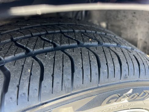 Used 2022 Toyota Camry SE image 12