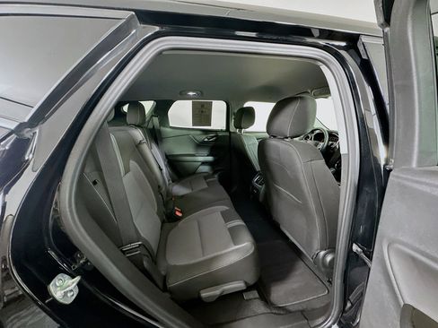 Used 2025 Chevrolet Blazer LT FWD image 29