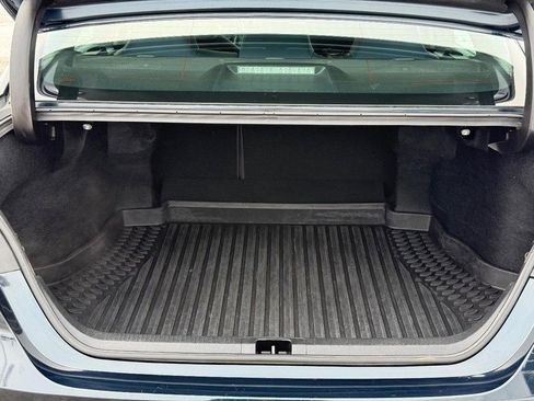 Used 2019 Toyota Camry LE image 9