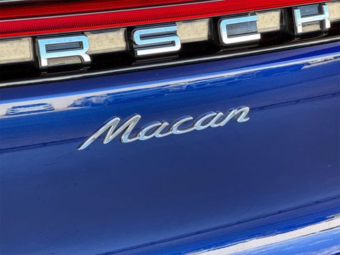 Used 2023 Porsche Macan image 31