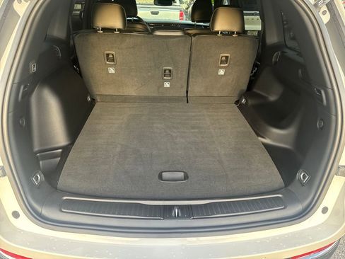 Used 2024 Jeep Grand Cherokee Limited image 23