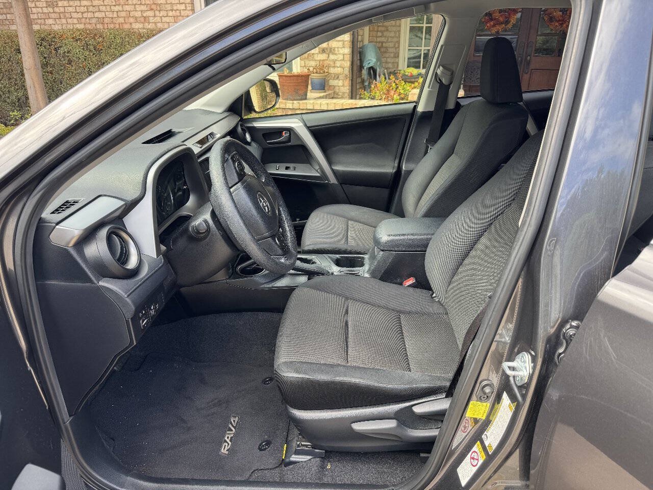 Used 2017 Toyota RAV4 LE w/ Carpet Mat Package FWD image 10