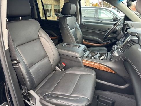 Used 2020 Chevrolet Suburban Premier w/ RST Edition image 31