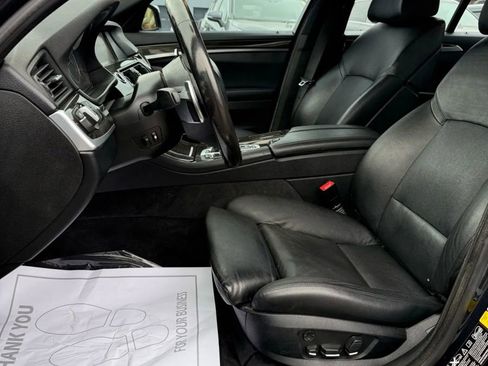 Used 2013 BMW 550i xDrive Sedan image 11