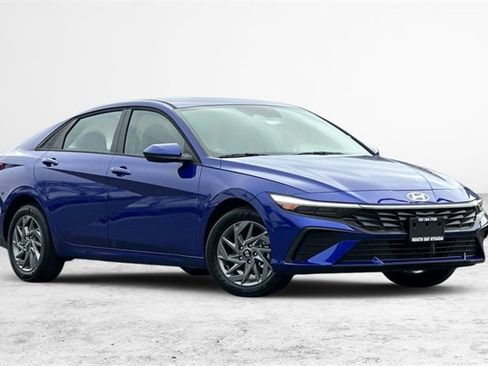 New 2025 Hyundai Elantra Blue image 2