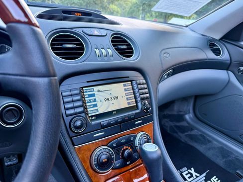 Used 2005 Mercedes-Benz SL 500 image 35