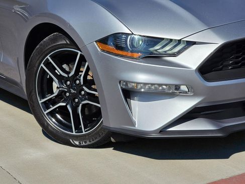 Used 2020 Ford Mustang Premium image 4