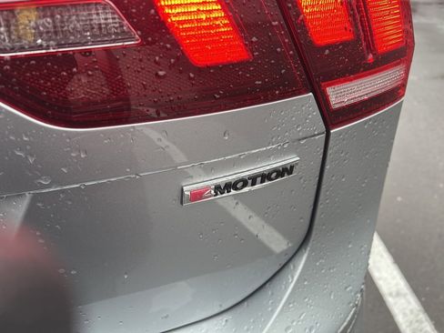 Used 2020 Volkswagen Tiguan SE w/ Panoramic Sunroof Package image 10