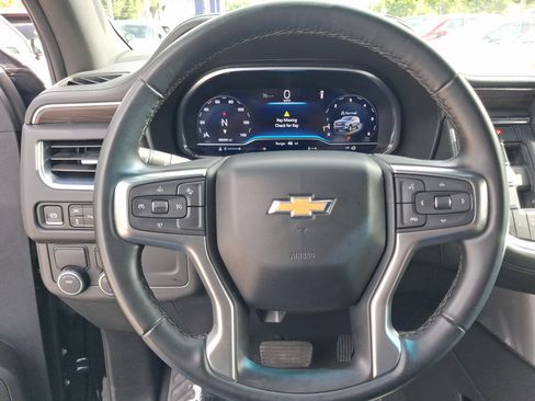 Used 2024 Chevrolet Suburban LT RWD image 13