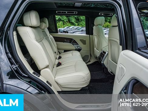 Used 2025 Land Rover Range Rover Long Wheelbase SE AWD/4WD image 23