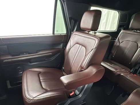 Used 2024 Ford Expedition Limited image 14