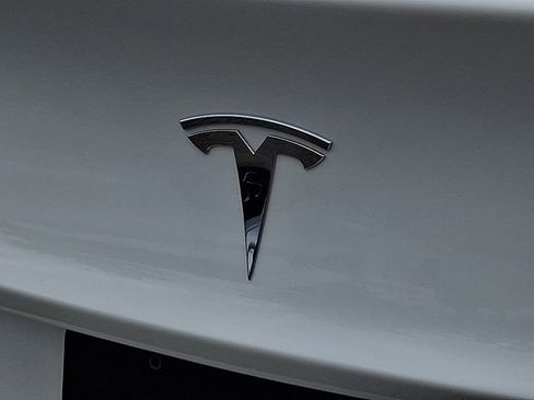 Used 2023 Tesla Model 3 Standard Range RWD image 33