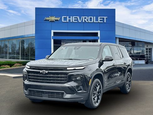 Used 2024 Chevrolet Traverse LS w/ Midnight/Sport Edition FWD image 6