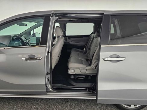 Used 2023 Honda Odyssey Touring image 17