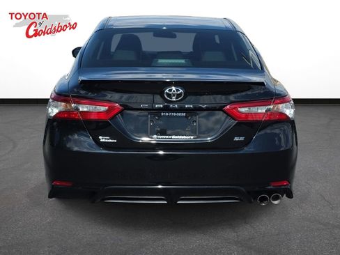 Used 2018 Toyota Camry SE image 6