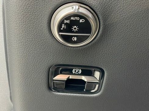 New 2026 Mercedes-Benz GLC 300 image 37