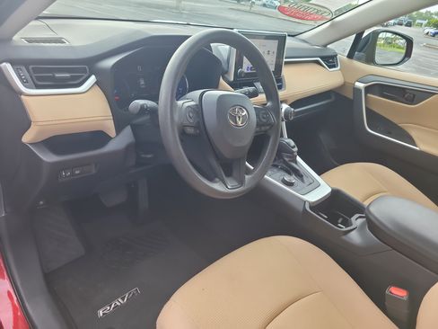 Certified 2024 Toyota RAV4 LE AWD/4WD image 19