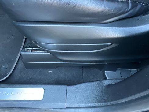 Used 2023 Lincoln Aviator AWD image 27