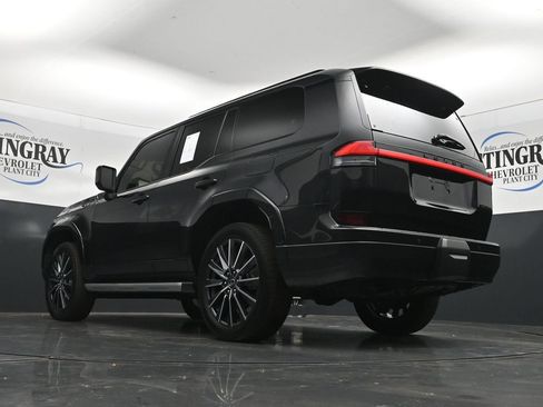 Used 2025 Lexus GX 550 w/ Cold Area Package AWD/4WD image 30