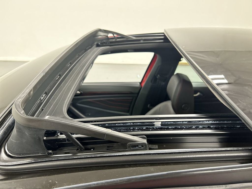 Certified 2023 Volkswagen Jetta GLI Autobahn FWD image 19
