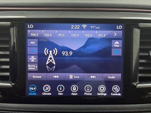 Used 2020 Chrysler Pacifica Limited FWD image 17