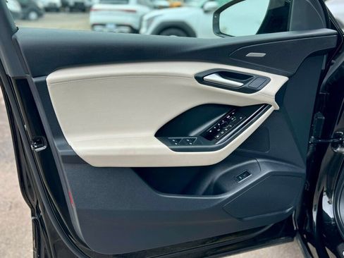 Used 2025 Audi Q6 e-tron Premium Plus w/ Premium Plus image 14