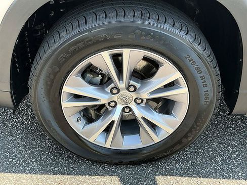 Used 2015 Toyota Highlander XLE FWD image 8