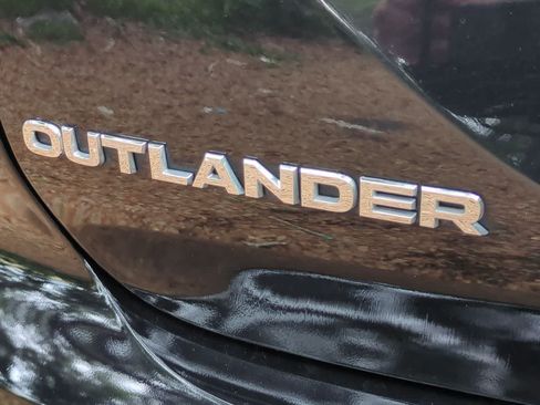 Used 2024 Mitsubishi Outlander SE FWD image 13