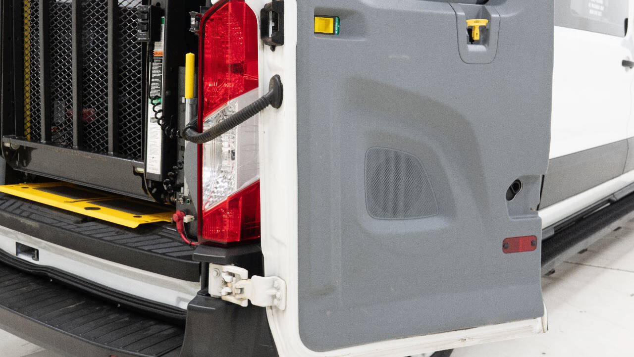 Used 2019 Ford Transit 350 XLT RWD image 22