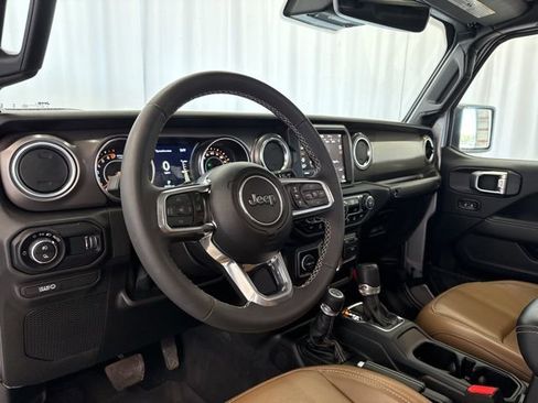 Used 2023 Jeep Gladiator Rubicon image 13