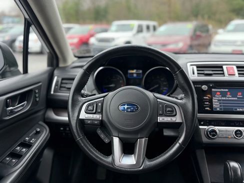 Used 2017 Subaru Legacy 2.5i Limited image 16