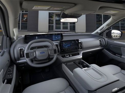 New 2025 Ford Expedition Active image 9