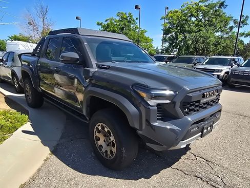 Used 2025 Toyota Tacoma 4x4 Double Cab Hybrid image 7