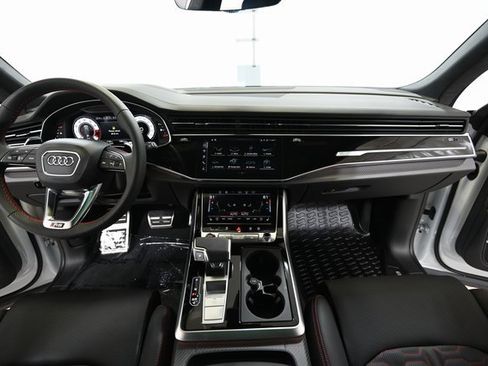 Used 2025 Audi RS Q8 performance image 2