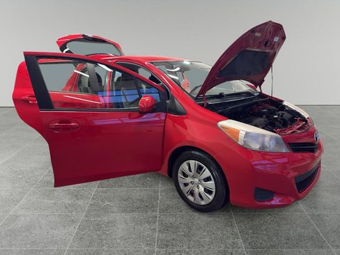 Used 2014 Toyota Yaris L FWD image 7