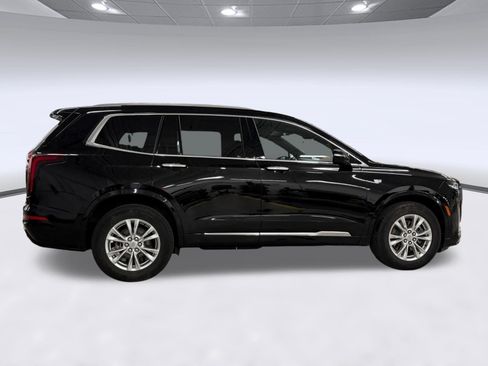 Certified 2025 Cadillac XT6 Luxury FWD image 8