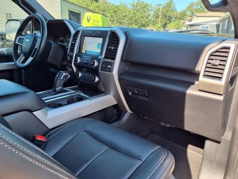Used 2019 Ford F150 Lariat w/ Equipment Group 502A Luxury image 12