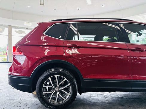 Used 2019 Volkswagen Tiguan SE w/ Panoramic Sunroof Package FWD image 3