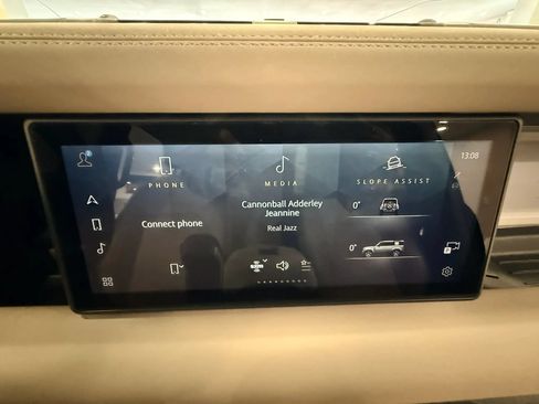 Used 2023 Land Rover Defender 110 SE AWD/4WD image 24