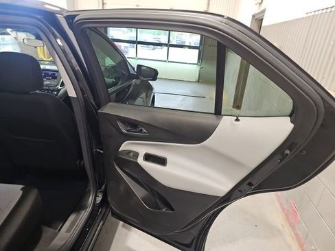 Used 2023 Chevrolet Equinox LS AWD/4WD image 18