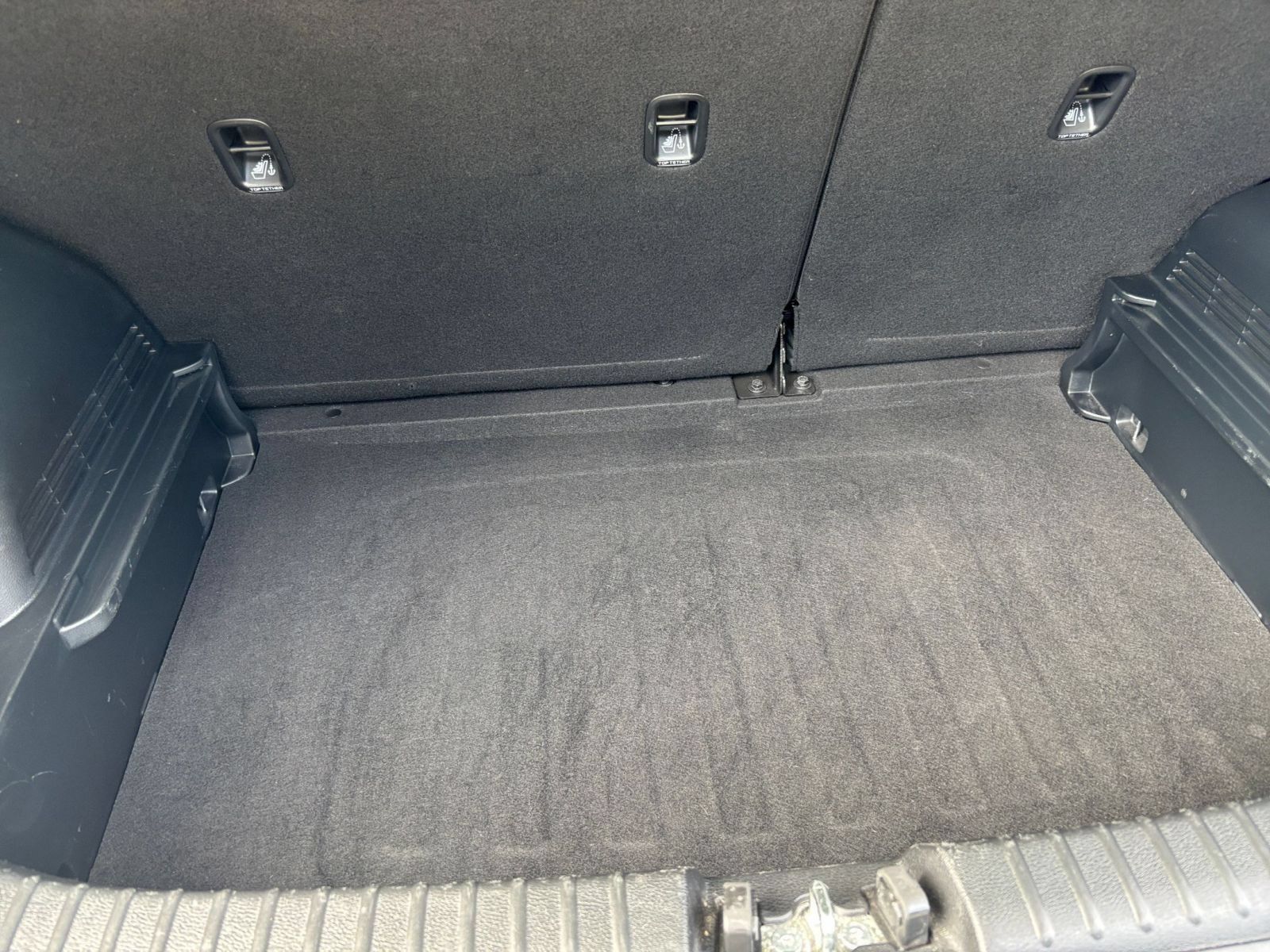 Used 2025 Kia Soul LX w/ LX Technology Package FWD image 30