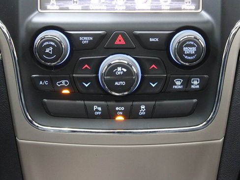 Used 2015 Jeep Grand Cherokee Overland image 30