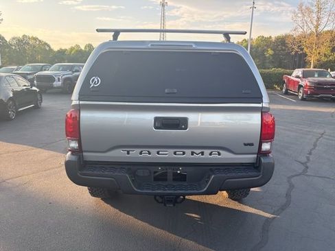 Used 2018 Toyota Tacoma TRD Off-Road image 9